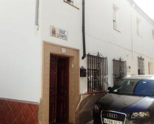 Exterior view of Single-family semi-detached for sale in Ronda  with Terrace