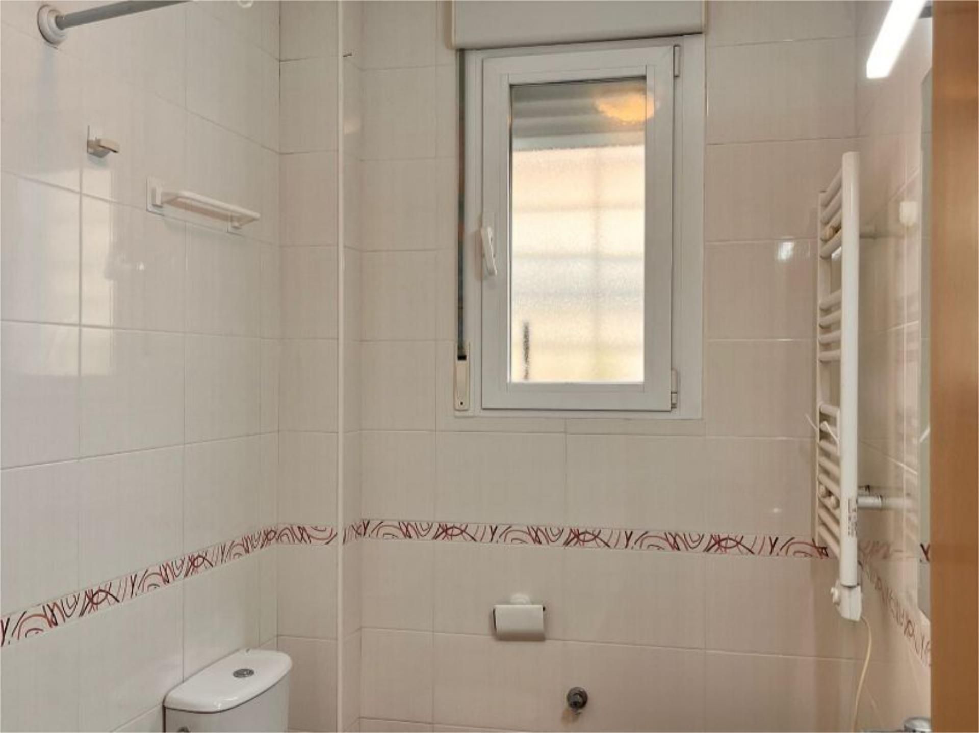 Bathroom of Flat to rent in  Madrid Capital