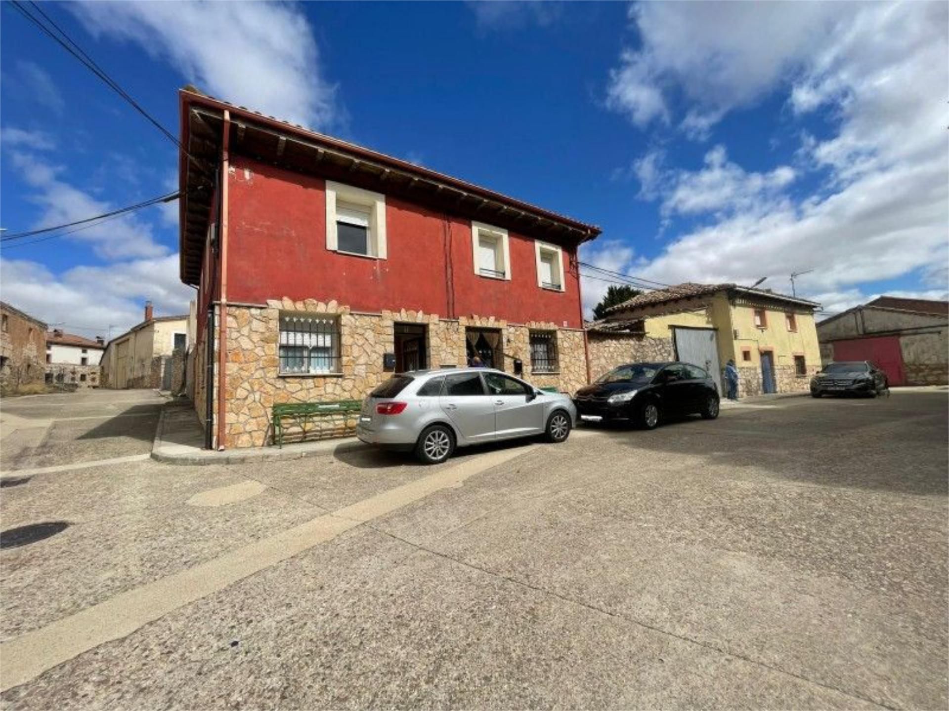 Exterior view of Single-family semi-detached for sale in Albillos  with Heating, Private garden and Parquet flooring