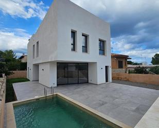 Vista exterior de Casa o xalet en venda en Santa Margalida amb Aire condicionat i Piscina