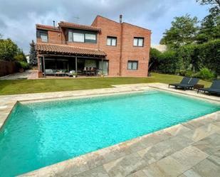 Piscina de Casa o xalet en venda en La Roca del Vallès