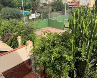 Single-family semi-detached to share in  Melilla Capital