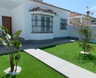 Jardí de Casa adosada de lloguer en Chiclana de la Frontera amb Terrassa