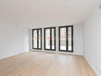 Living room of Flat for sale in  Barcelona Capital  with Air Conditioner, Heating and Parquet flooring