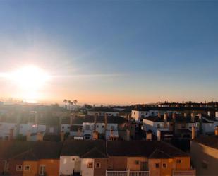 Vista exterior de Pis de lloguer en Algeciras amb Aire condicionat, Terrassa i Piscina