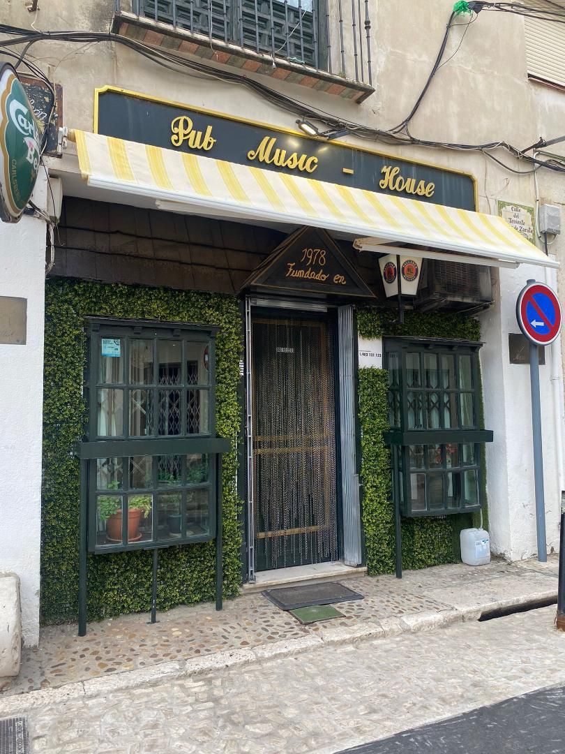 Exterior view of Premises for sale in Chinchón  with Air Conditioner and Heating