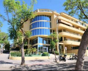 Exterior view of Flat for sale in Fuengirola  with Air Conditioner, Terrace and Swimming Pool