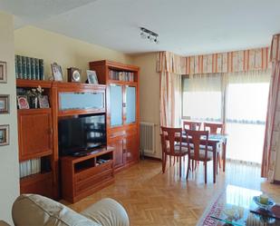 Living room of Flat for sale in  Madrid Capital  with Air Conditioner and Swimming Pool