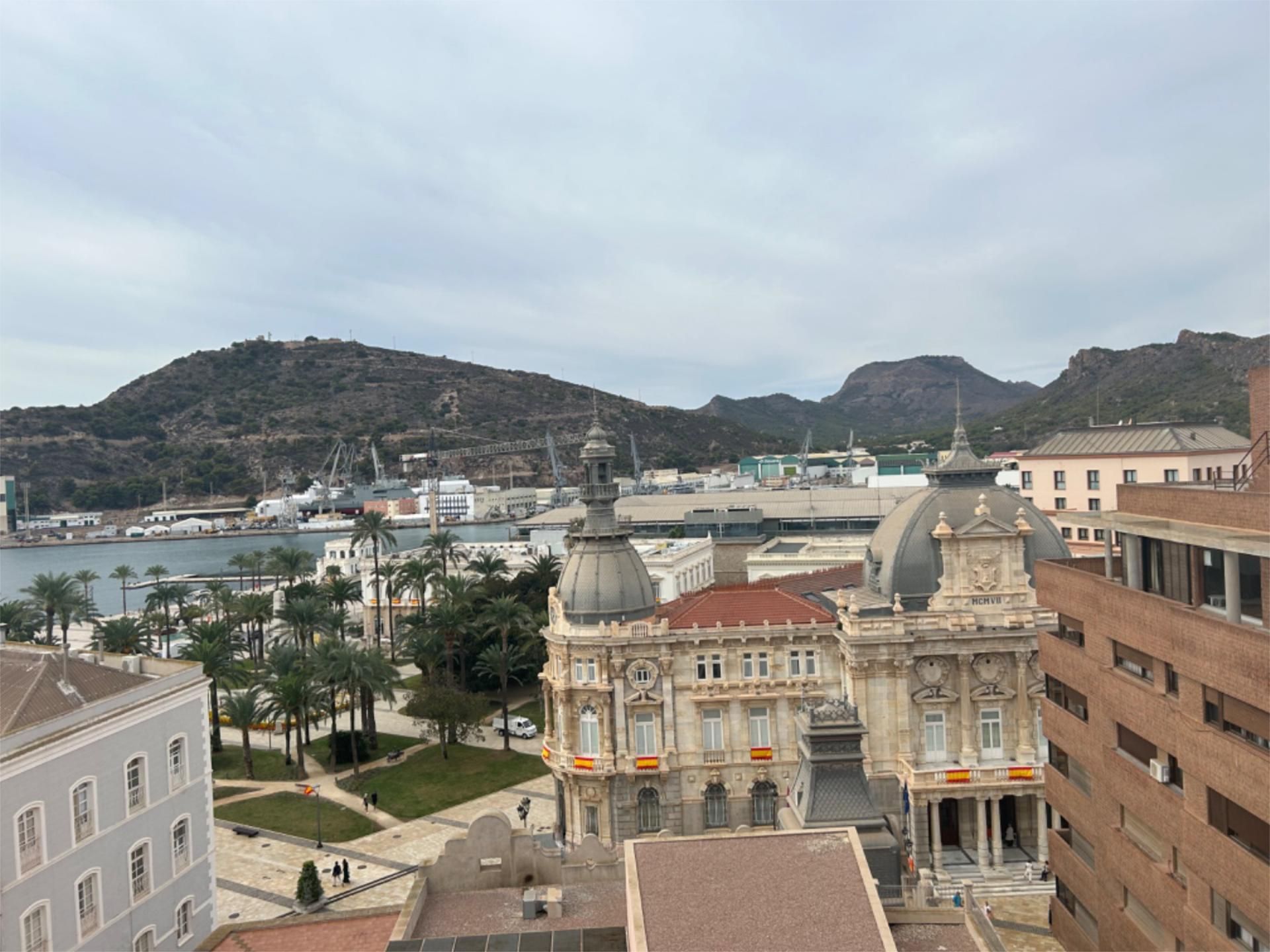 Vista exterior de Àtic en venda en Cartagena amb Terrassa, Moblat i Balcó