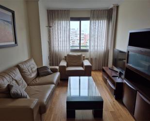 Living room of Flat to rent in  Madrid Capital  with Air Conditioner, Swimming Pool and Balcony