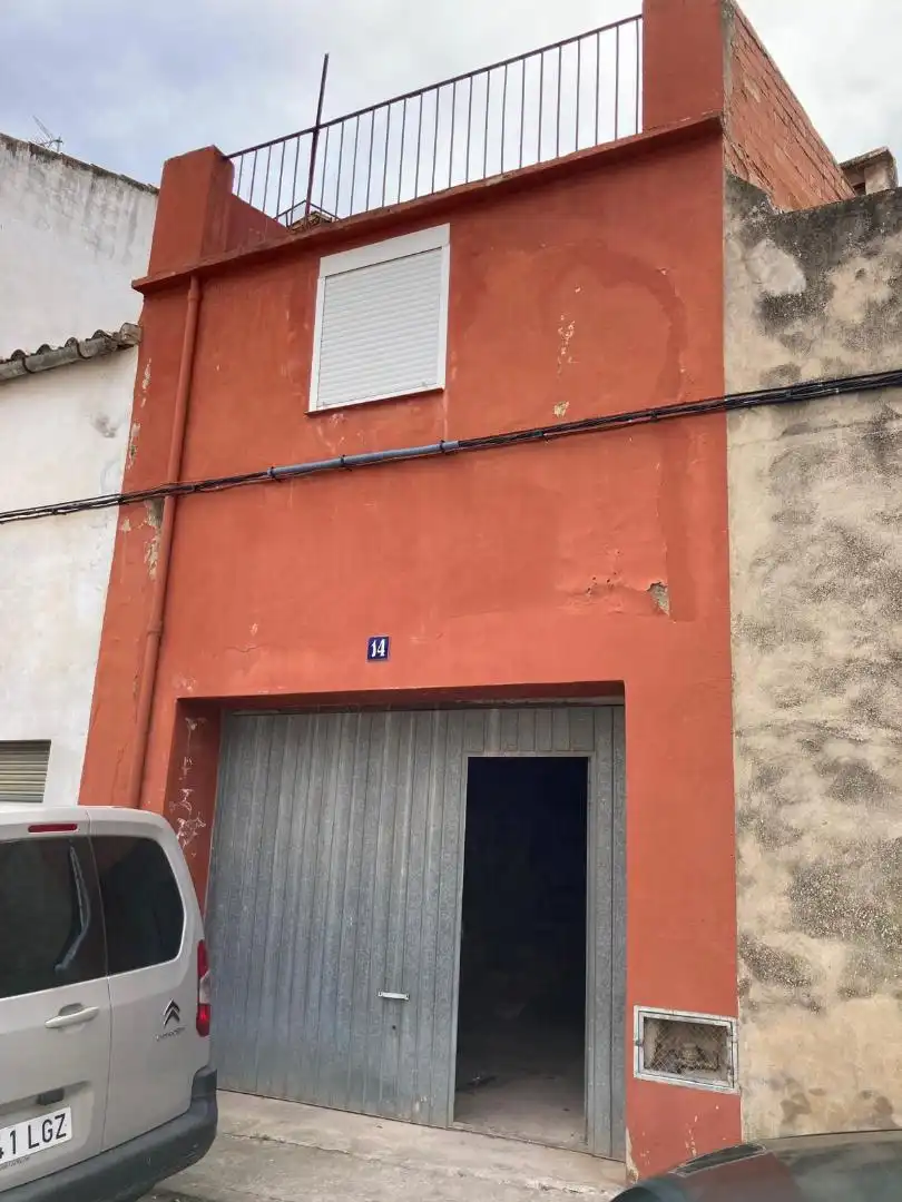 Aparcament de Casa adosada en venda en Atzeneta del Maestrat