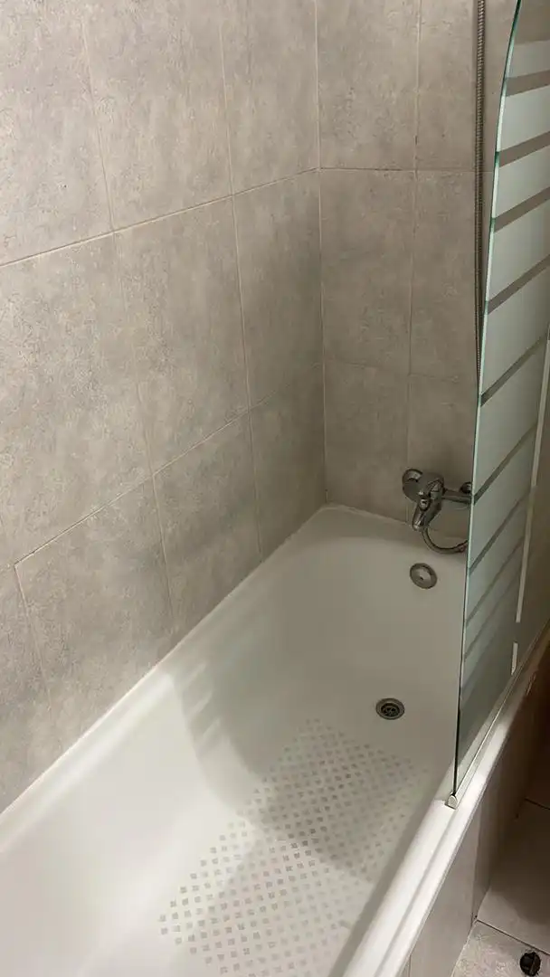 Habitación en Calle Dinero, 87, PAU de Carabanchel Baño de Piso para compartir en Madrid con Aire acondicionado, Calefacción y Terraza