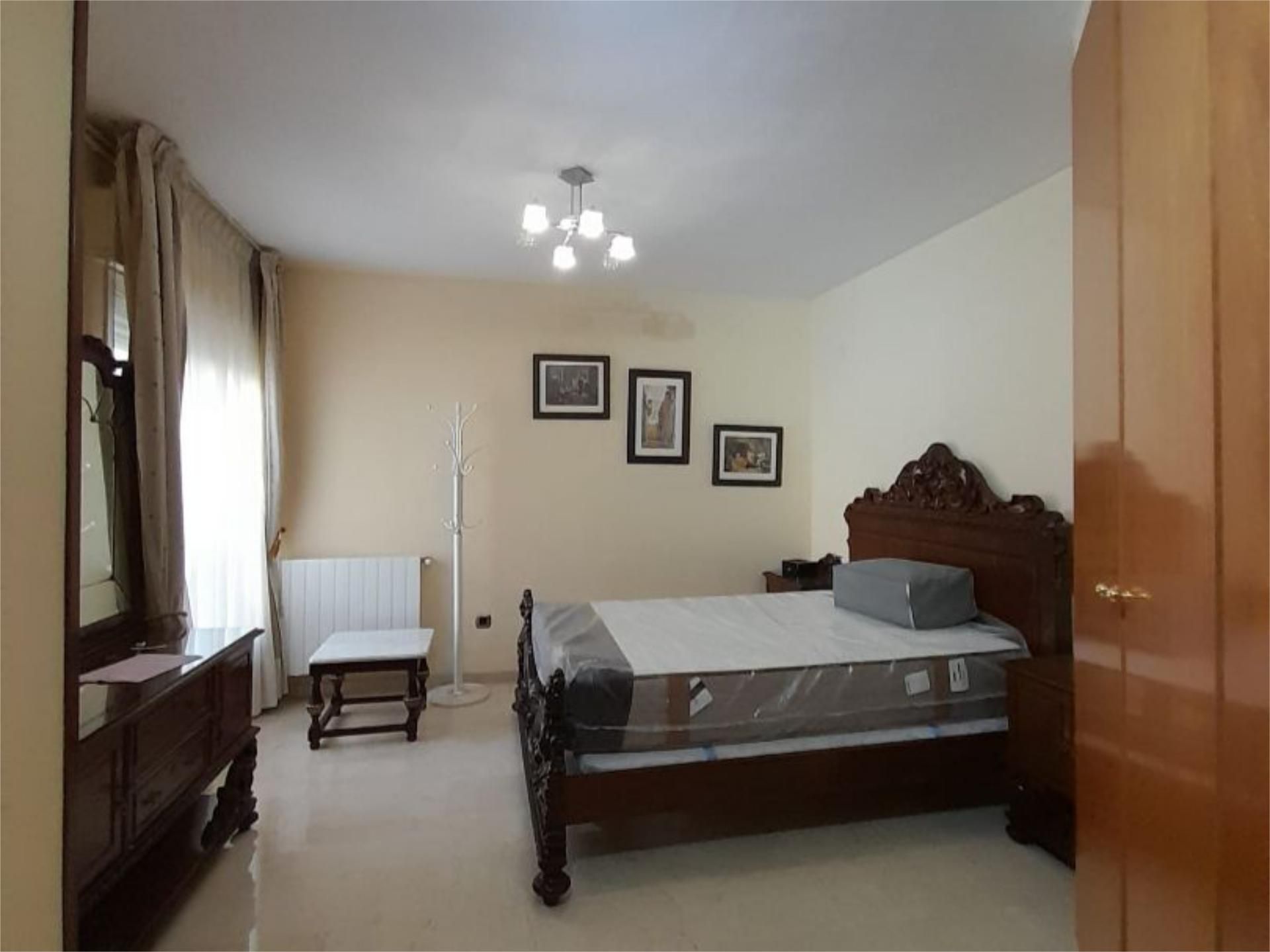 Bedroom of Flat to rent in  Jaén Capital  with Air Conditioner, Heating and Private garden