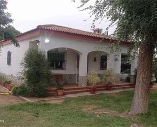 Exterior view of Single-family semi-detached for sale in Los Palacios y Villafranca  with Heating, Private garden and Terrace