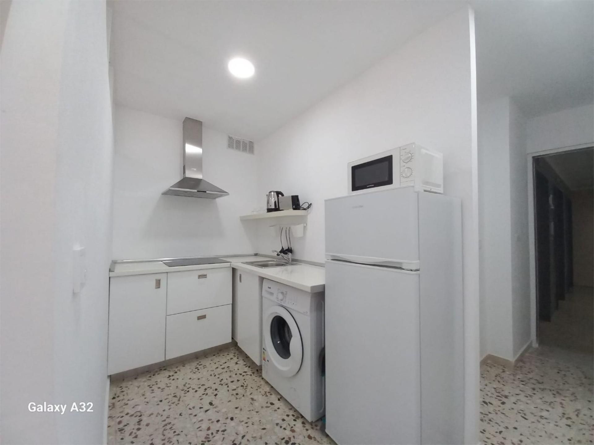 Cuina de Pis de lloguer en Alicante / Alacant amb Aire condicionat, Calefacció i Moblat