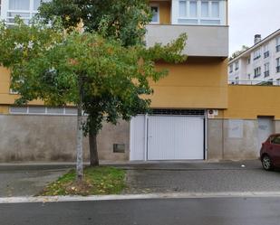 Parking of Garage to rent in Oleiros