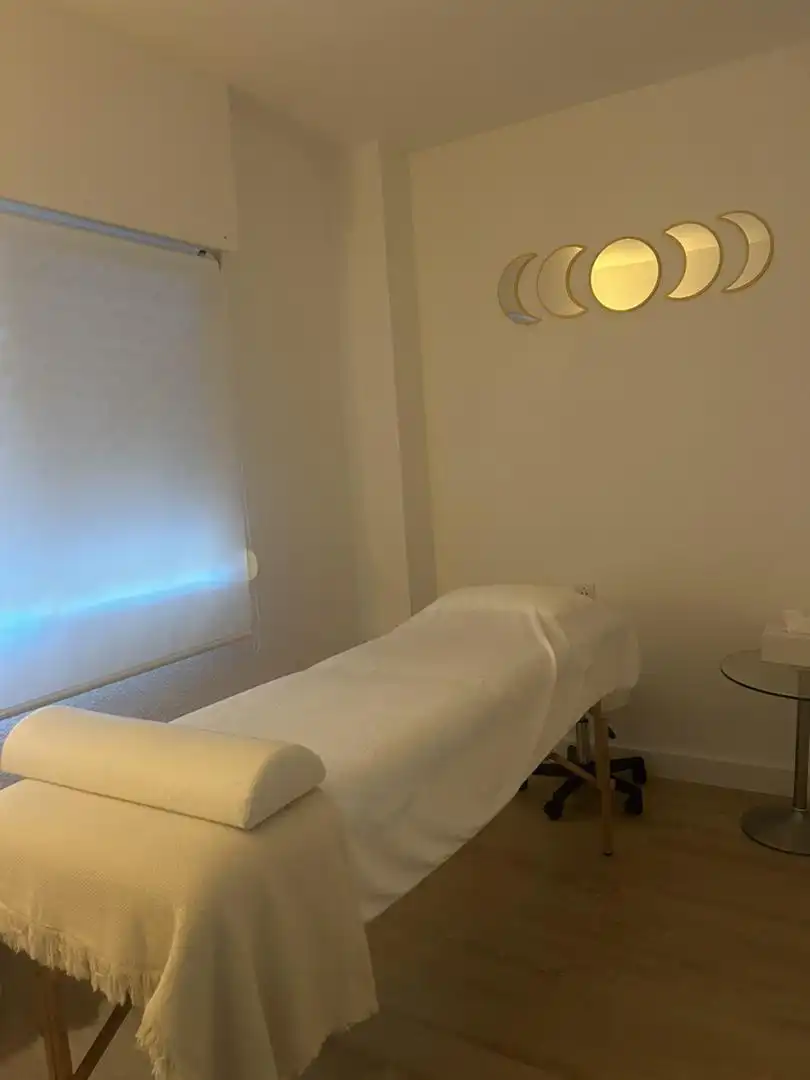 Commercial properties for rent in Calle Menorca, 28, El Retiro - La Vid Bedroom of Commercial properties for rent in Jerez de la Frontera with Parquet flooring and Furnished