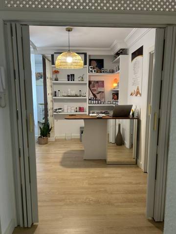 Local comercial en Alquiler en Calle Menorca, 28 en El Retiro - La Vid