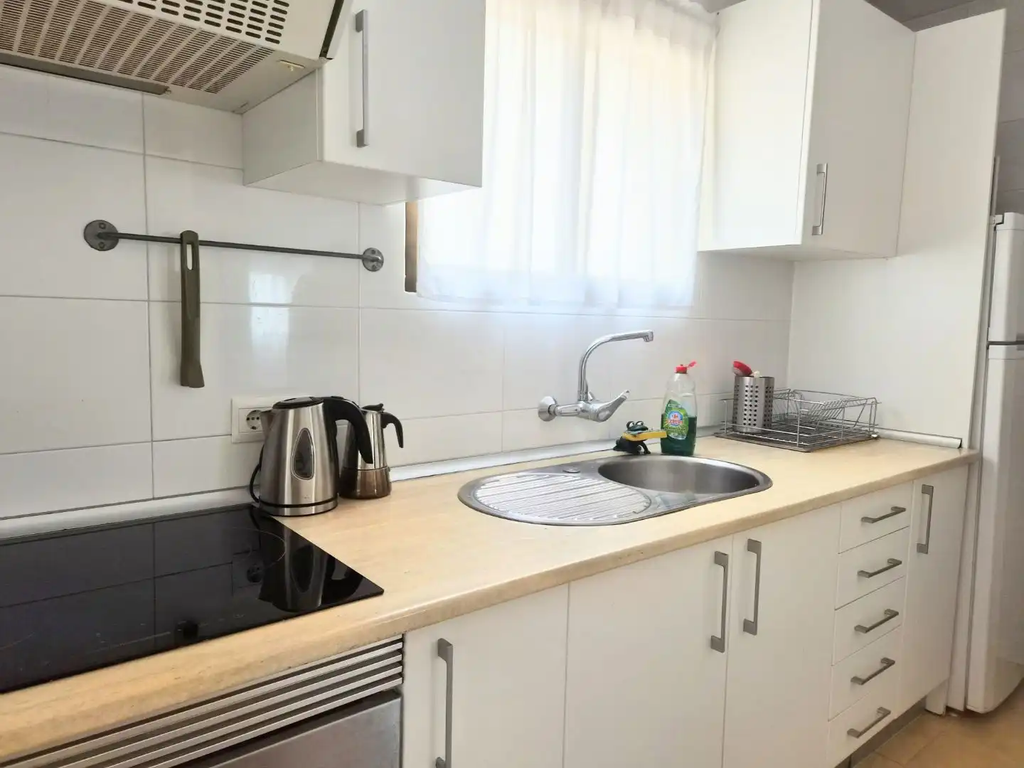 Flat for rent in Calle Notario Luis Oliver, 11, Playa Bajadilla - Puertos Kitchen of Flat for rent in Marbella with Air Conditioner, Terrace and Furnished