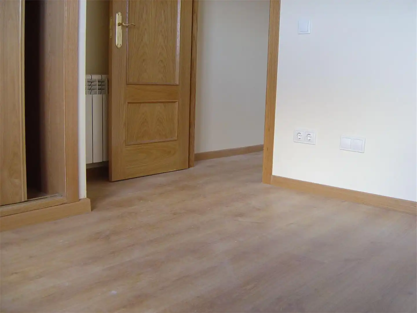 Wohnung zum Verkauf in Calle Toledo, 48, Zona Entrada - Gasolineras Schlafzimmer von Wohnung zum Verkauf in Ocaña mit Klimaanlage, Terrasse und Balkon