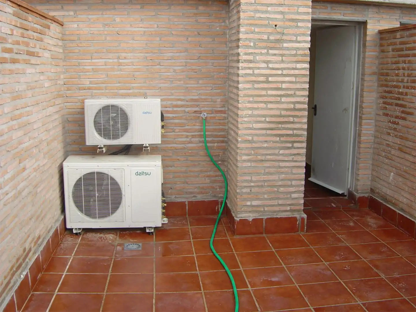 Wohnung zum Verkauf in Calle Toledo, 48, Zona Entrada - Gasolineras Wohnung zum Verkauf in Ocaña mit Klimaanlage, Terrasse und Balkon