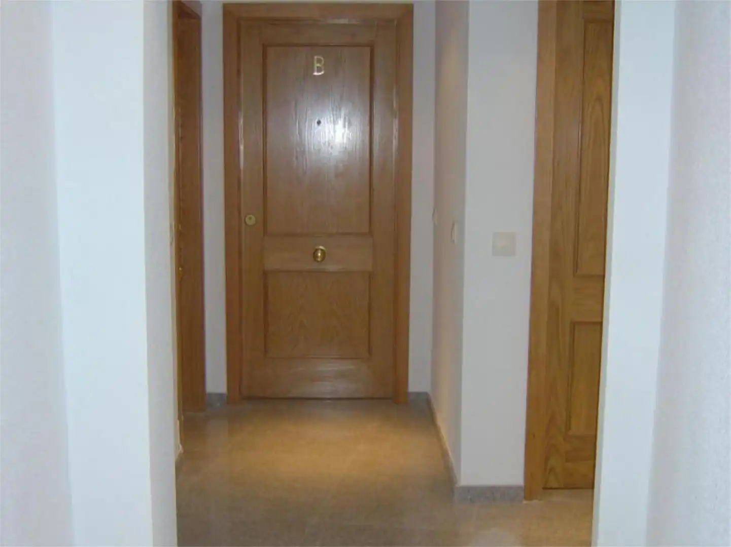 Wohnung zum Verkauf in Calle Toledo, 48, Zona Entrada - Gasolineras Wohnung zum Verkauf in Ocaña mit Klimaanlage, Terrasse und Balkon