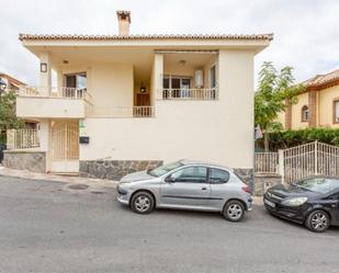 Vista exterior de Casa adosada en venda en Cájar amb Terrassa i Balcó