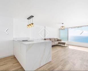 Sala d'estar de Apartament en venda en Alicante / Alacant amb Aire condicionat, Terrassa i Balcó