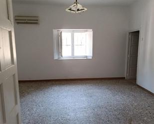 Flat for sale in  Toledo Capital  with Air Conditioner