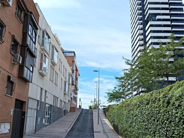 Garaje en Venta en Calle de Reyes Aizquíbel, 20 en Valdeacederas