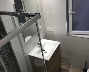 Bathroom of Flat to share in Salamanca Capital