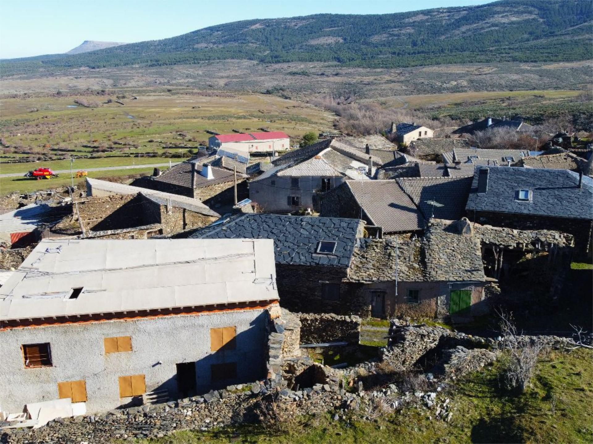 Vista exterior de Casa adosada en venta en Riaza con Jardín privado, Trastero y Balcón