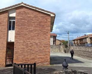 Vista exterior de Casa o xalet en venda en Llanes amb Terrassa