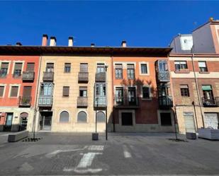 Vista exterior de Pis de lloguer en León Capital  amb Terrassa