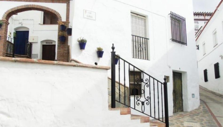 Casa adosada en venda a Calle Almería, 3, Canillas de Albaida, Málaga - imatge 1 Foto 1 de Casa adosada en venda a Calle Almería, 3, Canillas de Albaida, Málaga