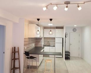 Cuina de Apartament de lloguer en  Valencia Capital amb Aire condicionat i Terrassa