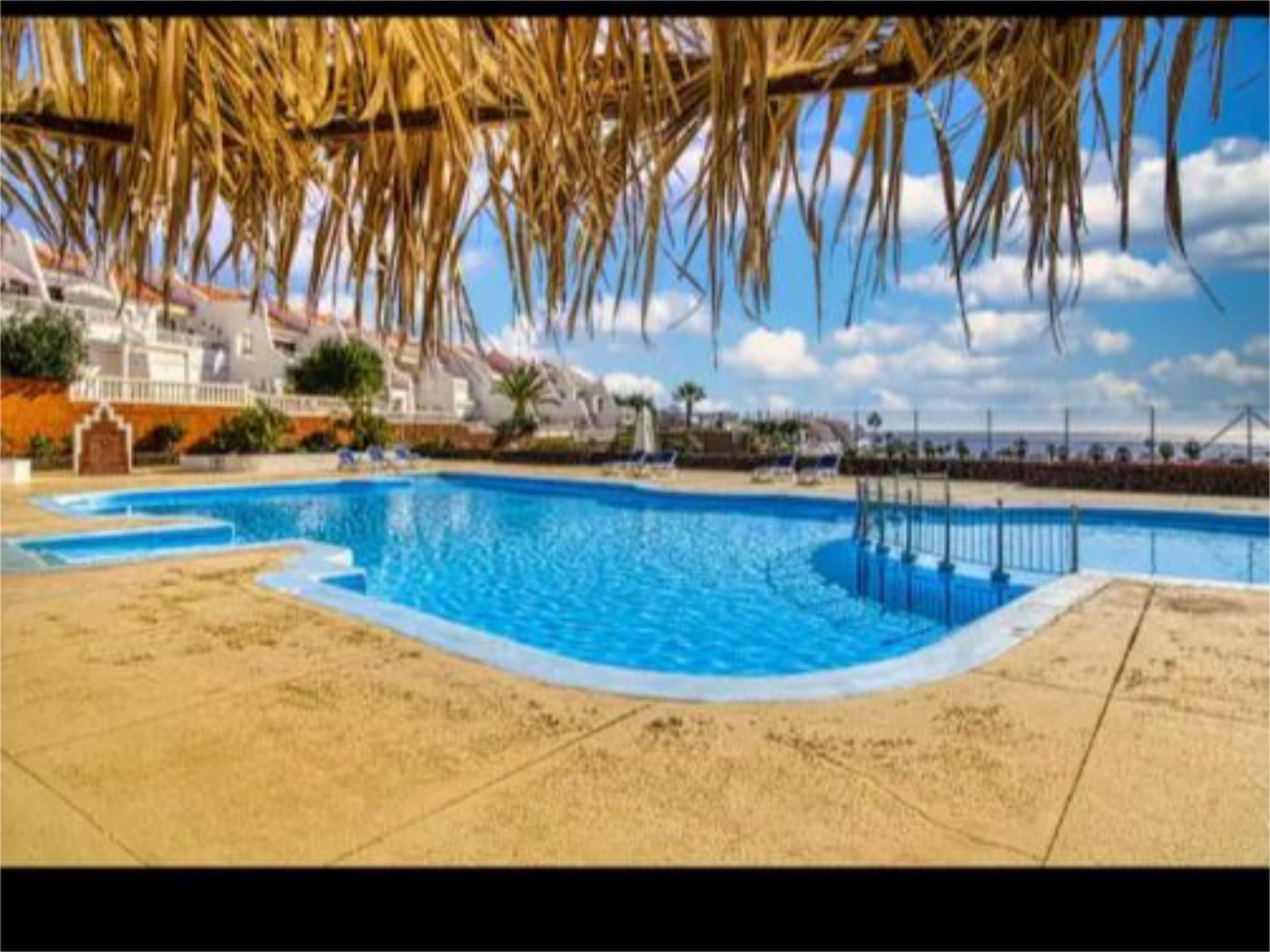 Piscina de Casa adosada en venda en San Miguel de Abona