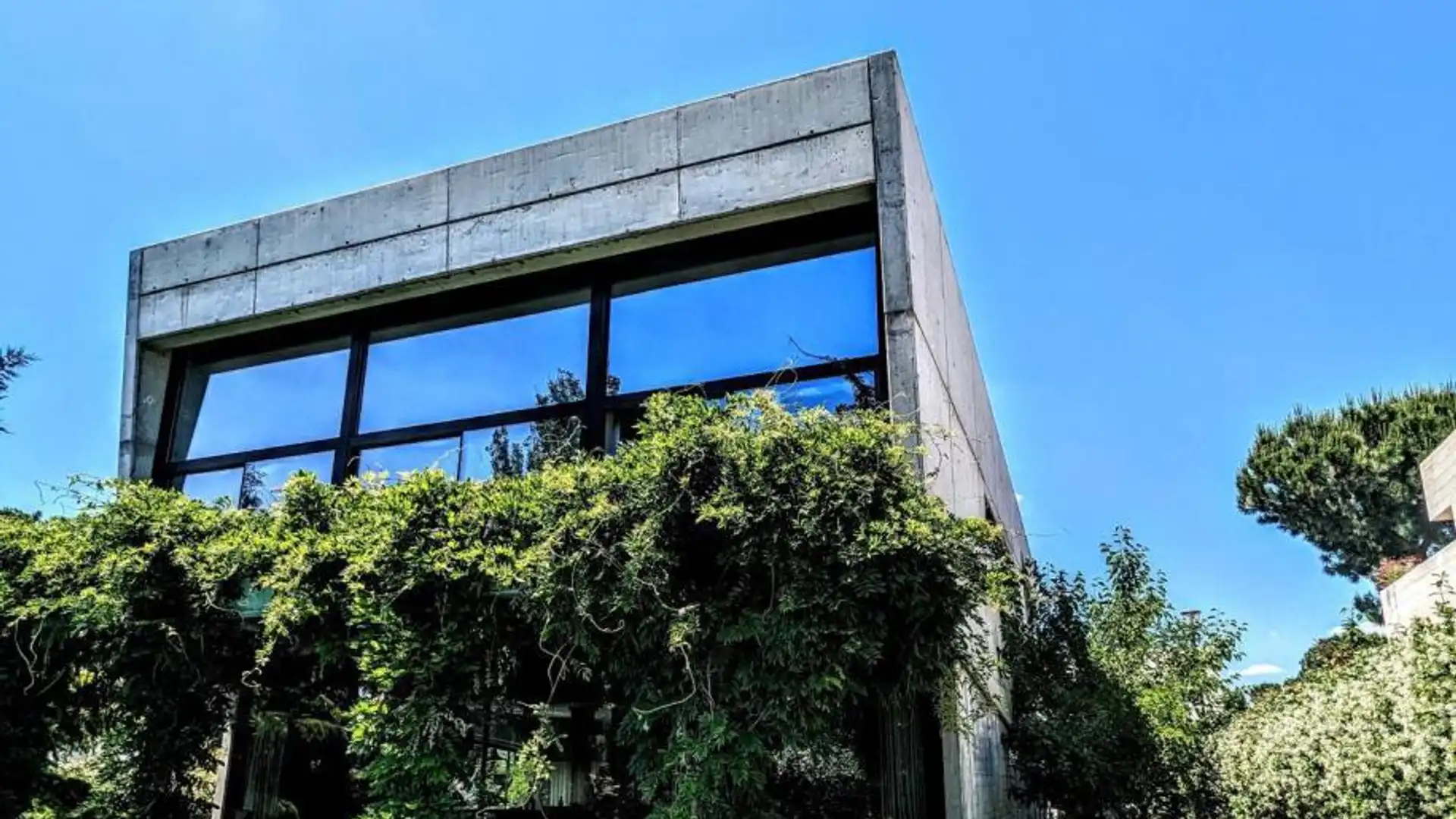 Vista exterior de Casa o xalet en venda en Pozuelo de Alarcón amb Aire condicionat, Calefacció i Jardí privat