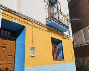 Vista exterior de Casa adosada en venda en Maluenda amb Terrassa i Balcó