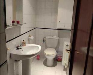 Bathroom of Flat to rent in  Granada Capital  with Terrace