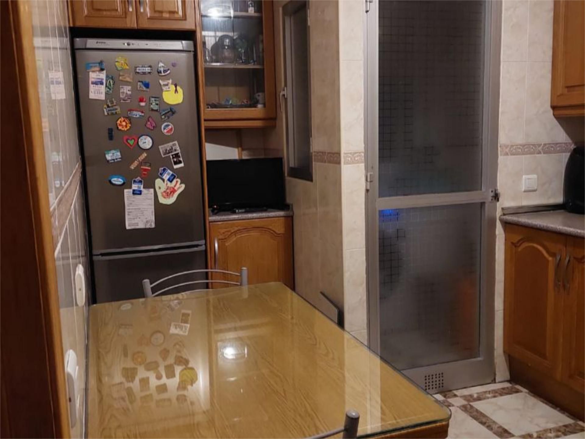 Flat for sale in Calle Navaconcejo, 17, Miralvalle - Av. Virgen del Puerto - La Data Kitchen of Flat for sale in Plasencia  with Air Conditioner and Balcony