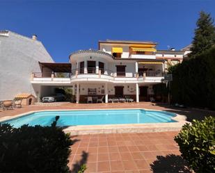 Vista exterior de Casa o xalet en venda en Olías del Rey amb Terrassa, Piscina i Balcó