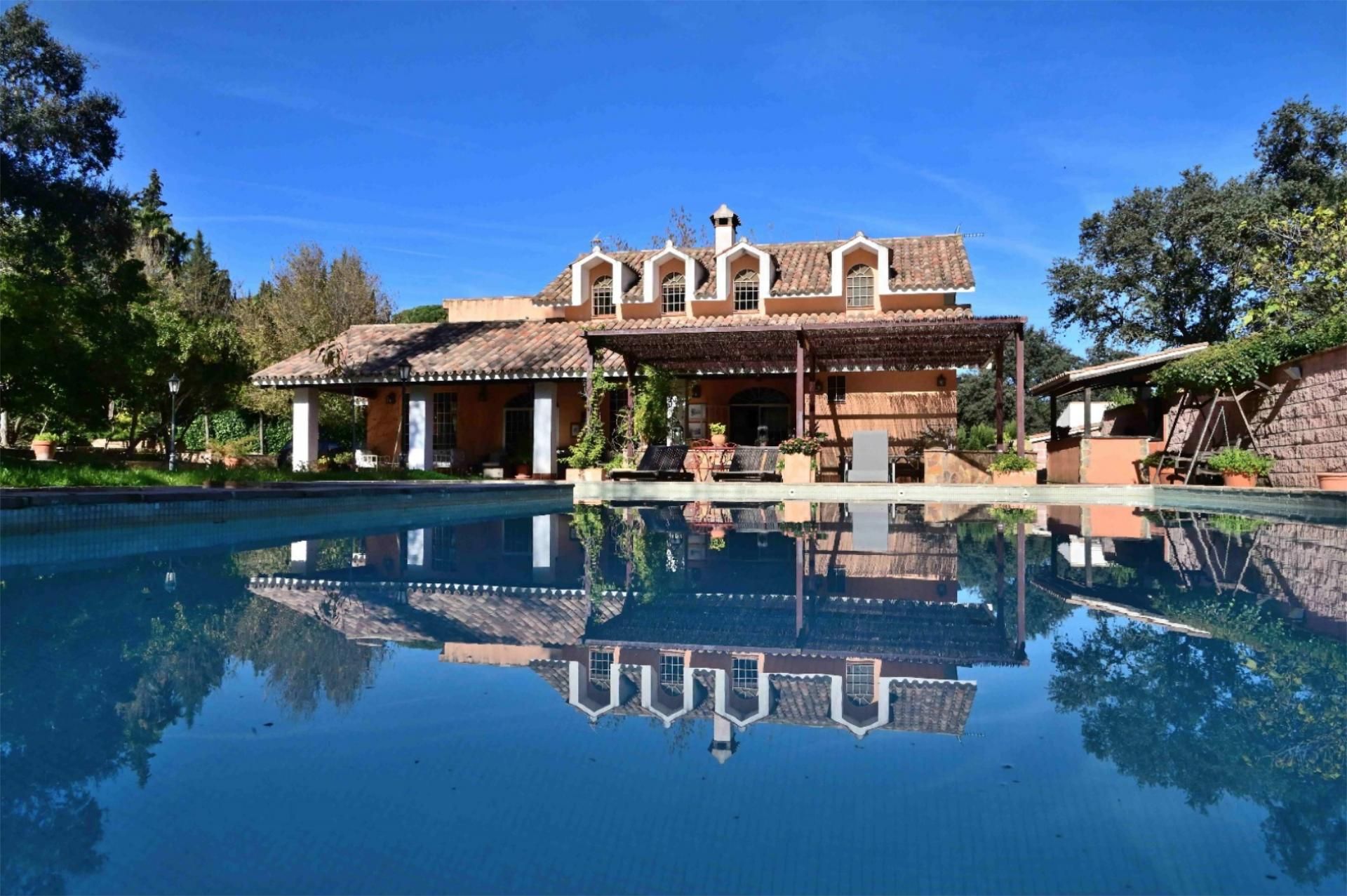Swimming pool of House or chalet for sale in  Córdoba Capital  with Air Conditioner, Heating and Furnished