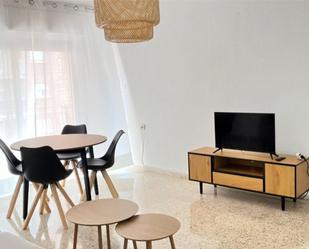 Living room of Flat to rent in  Granada Capital  with Air Conditioner and Balcony