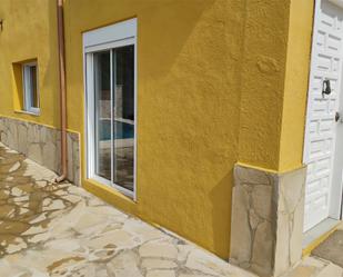 Außenansicht von Wohnung miete in Calella mit Heizung, Terrasse und Schwimmbad