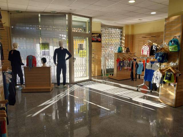 Local comercial en Alquiler en Calle Juan Carlos I, 1 en Monforte del Cid