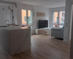 Sala d'estar de Apartament de lloguer en Oviedo  amb Aire condicionat