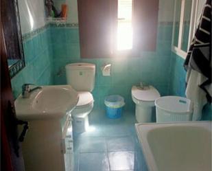 Bathroom of House or chalet for sale in Benadalid