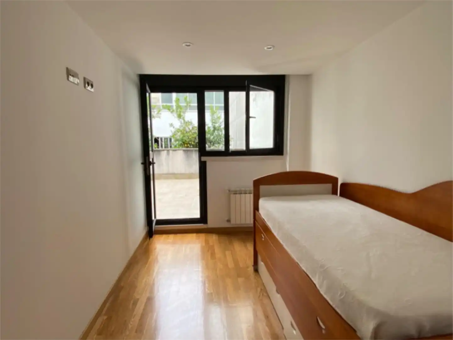Wohnung zum Verkauf in Rúa Pardo Bazán, 19, Burela Schlafzimmer von Wohnung zum Verkauf in Burela mit Heizung, Parkett und Terrasse