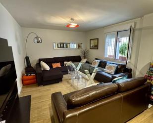 Living room of Single-family semi-detached to rent in Cenes de la Vega  with Air Conditioner, Parquet flooring and Storage room